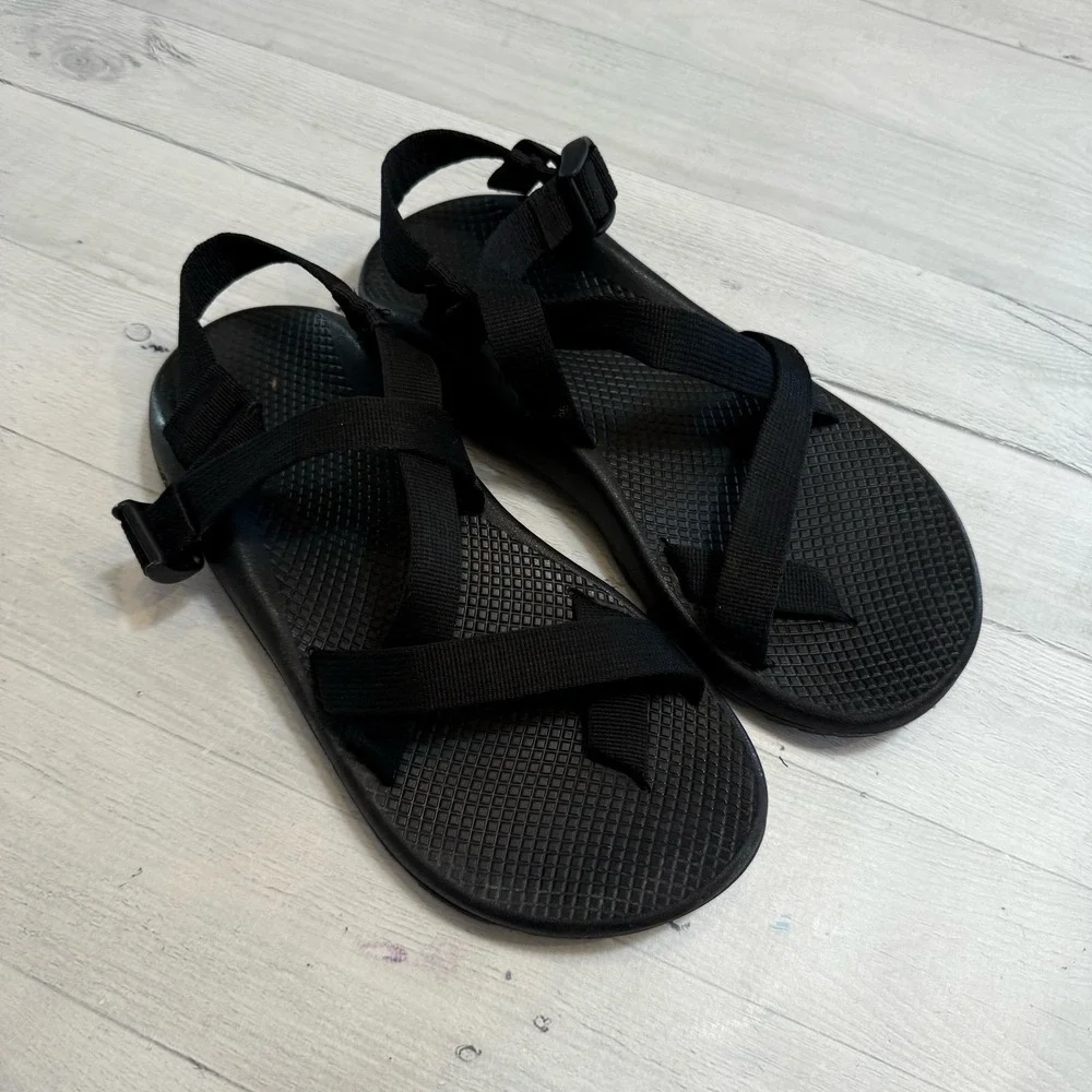 Chaco men's black‎ classic strappy sandals size 9